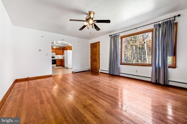 Building Photo - 16811 Ridge Rd