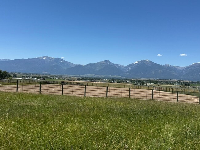 Building Photo - Dream Stevensville Horse Property on 8 acres