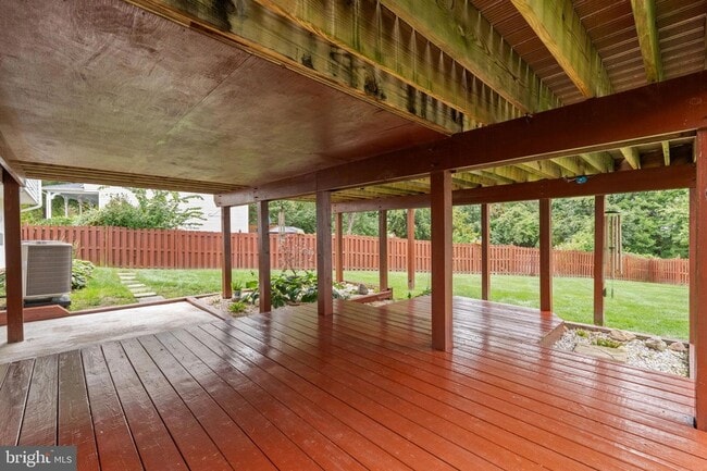 Building Photo - 5590 Neddleton Ave