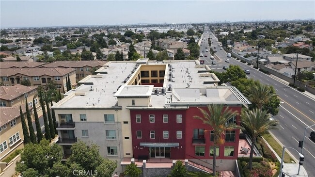 Building Photo - 2742 Cabrillo Ave