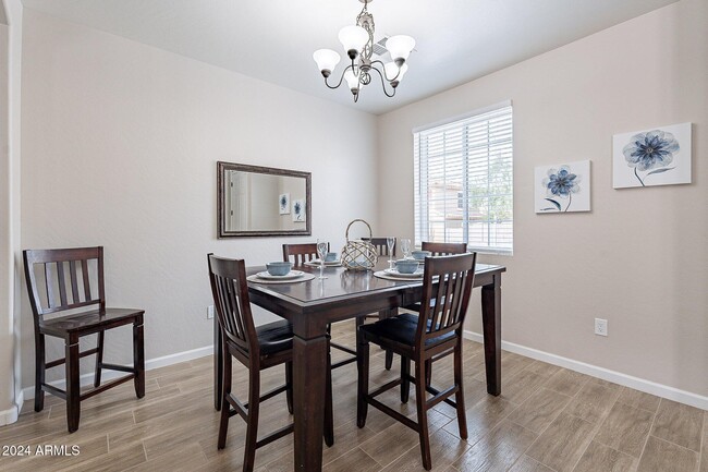 Building Photo - 445 W Mountain Sage Dr