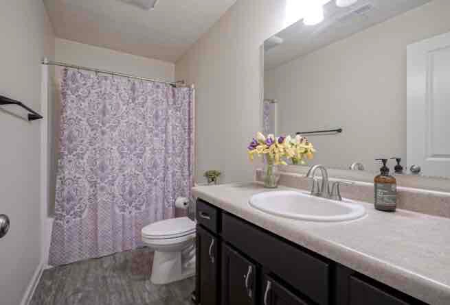 Building Photo - 1160 Colcester Ln