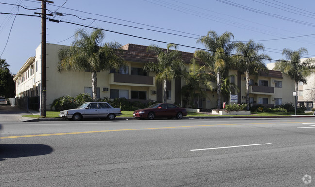 Primary Photo - Woodman Villas