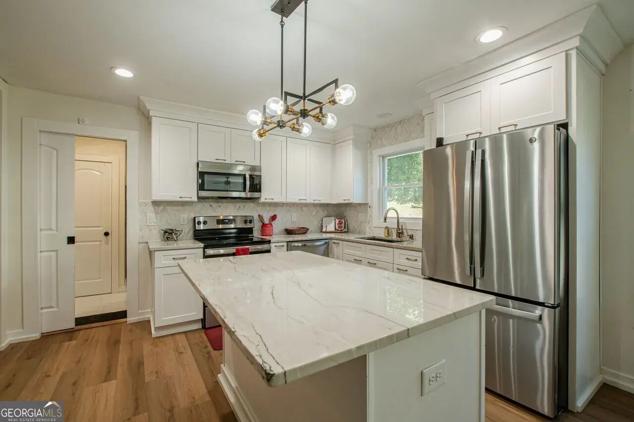 Building Photo - 2657 Blount St