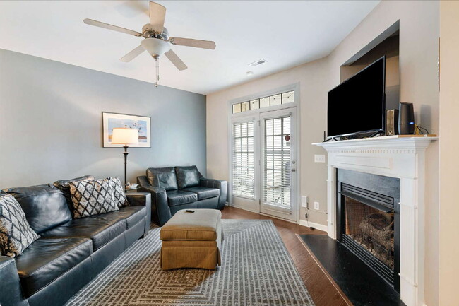 Building Photo - Charming 3-Bed/3.5 Bath Townhouse with 211...