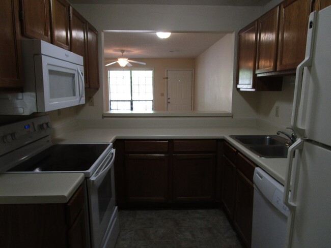 Building Photo - 640 Archdale Dr