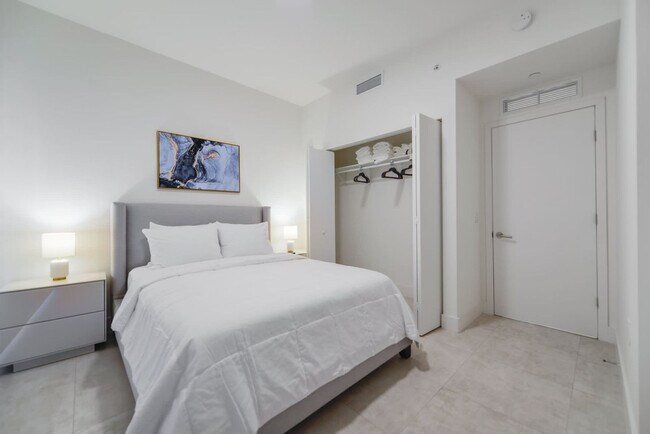 Building Photo - 239 SW 9th St