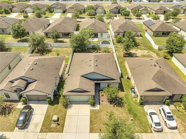 Building Photo - 330 Pheasant Dr