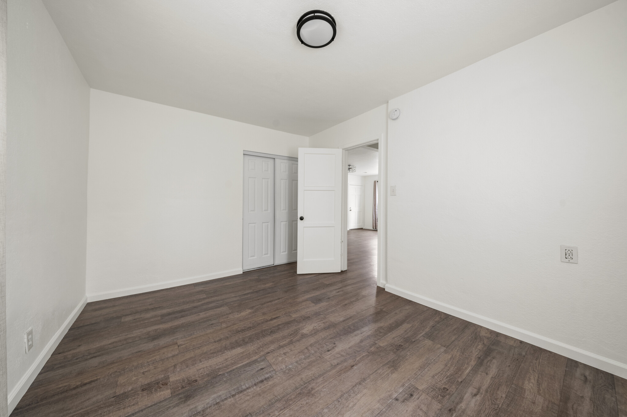 Building Photo - 6940 Woodley Ave