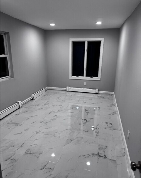 Building Photo - 23 Holden St