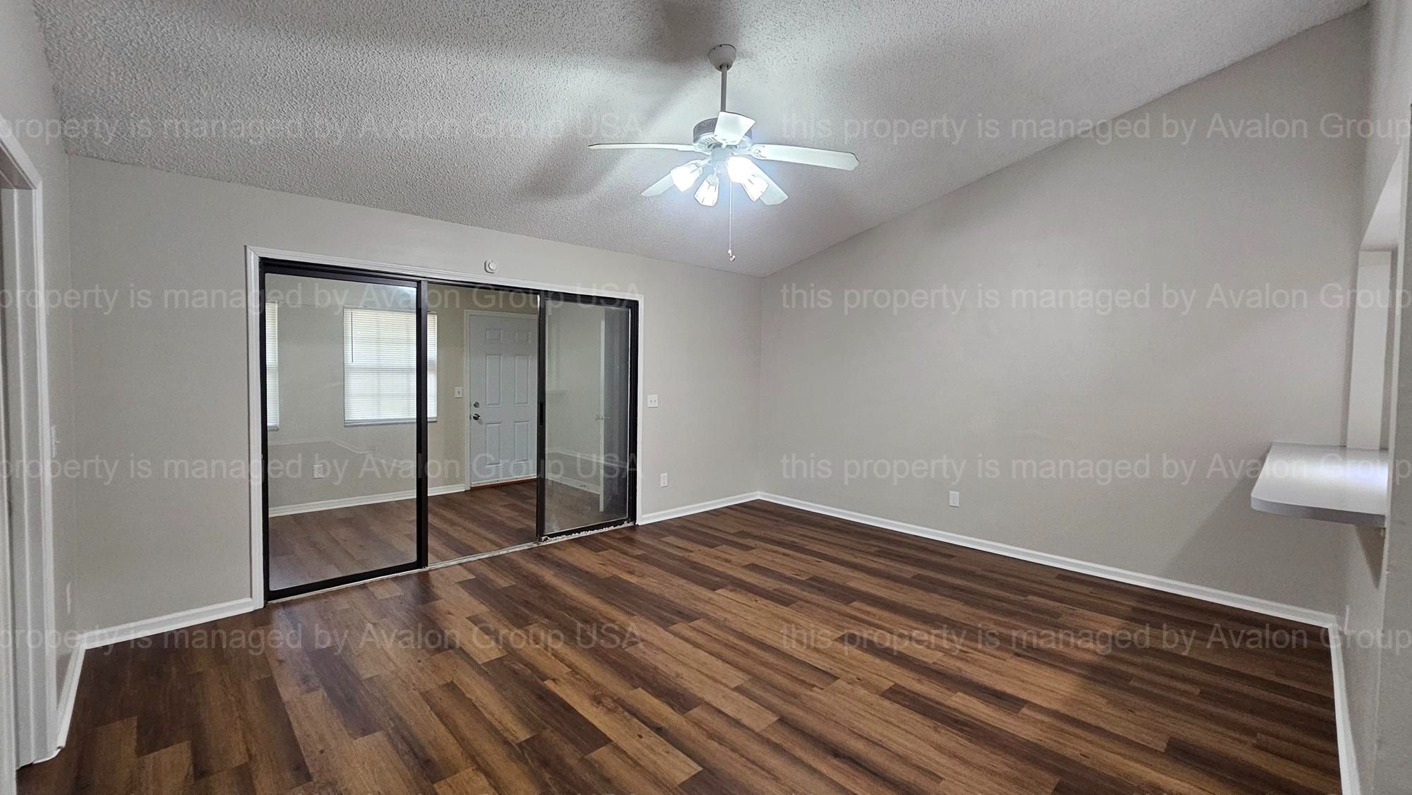 Building Photo - 3545 Villa Pl