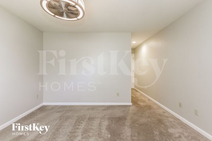 Building Photo - 8646 Coralberry Ln