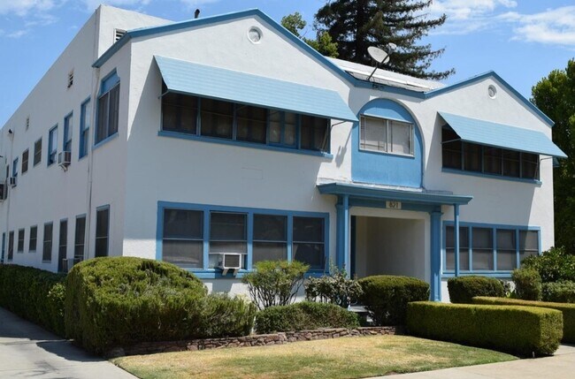 Primary Photo - 821 E Home Ave