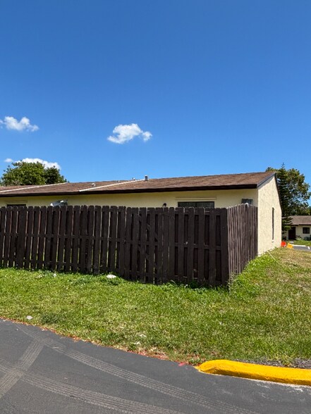 Building Photo - 28151 SW 142nd Ct