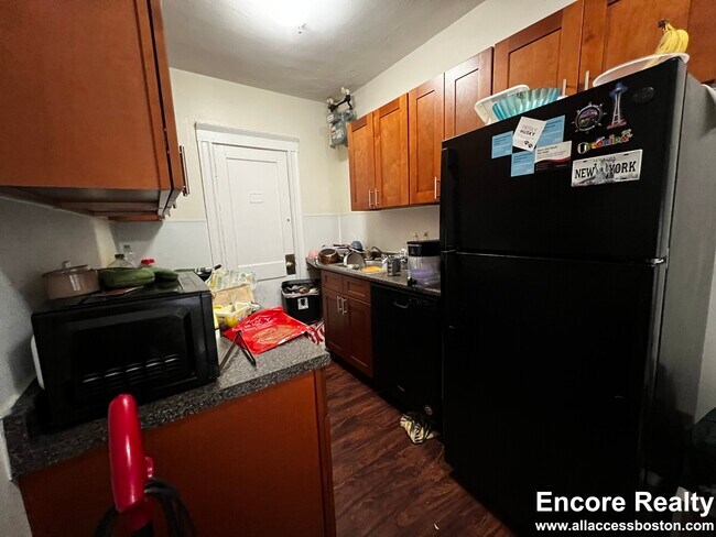 Building Photo - 1167 Boylston St