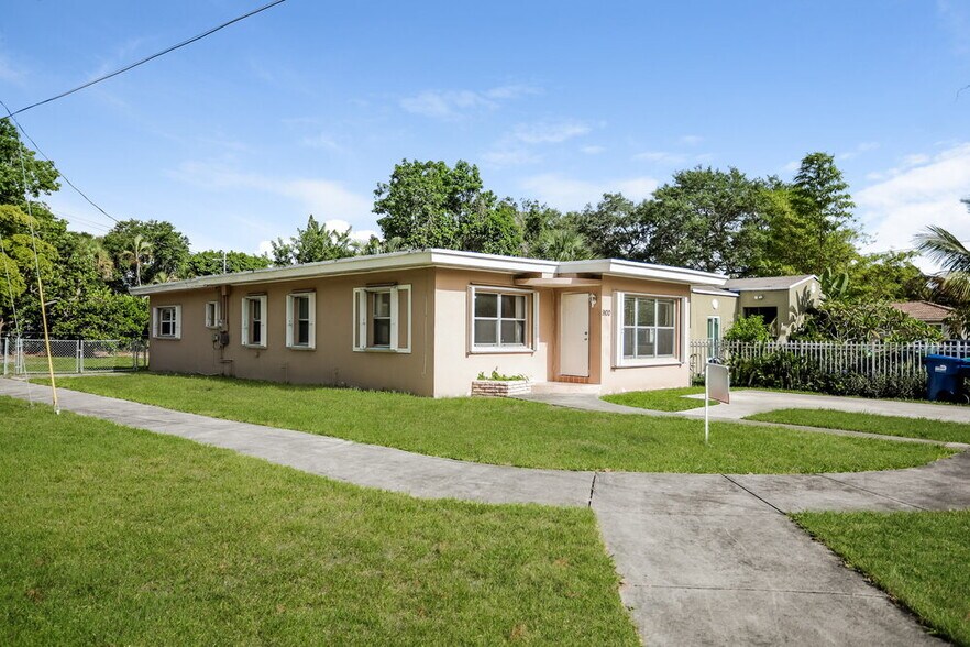 Building Photo - 9100 NW 3rd Ave