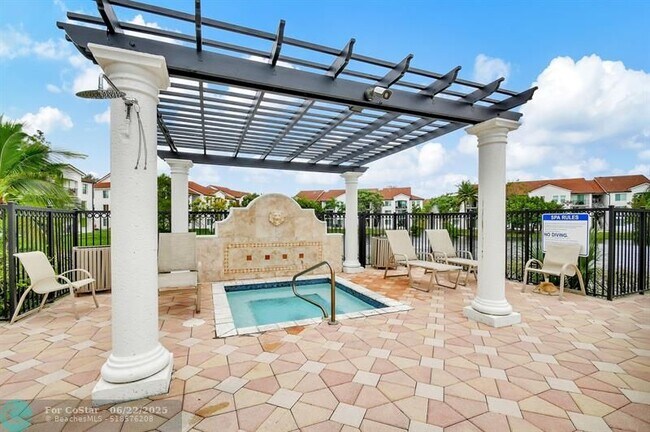 Building Photo - 923 Villa Cir