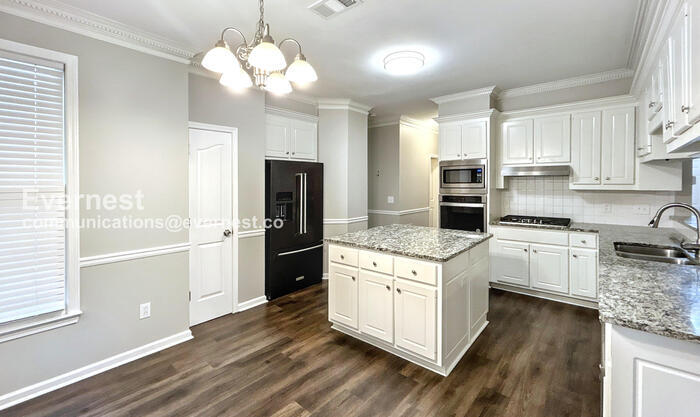 Building Photo - 3106 Sherwood Oaks Ln