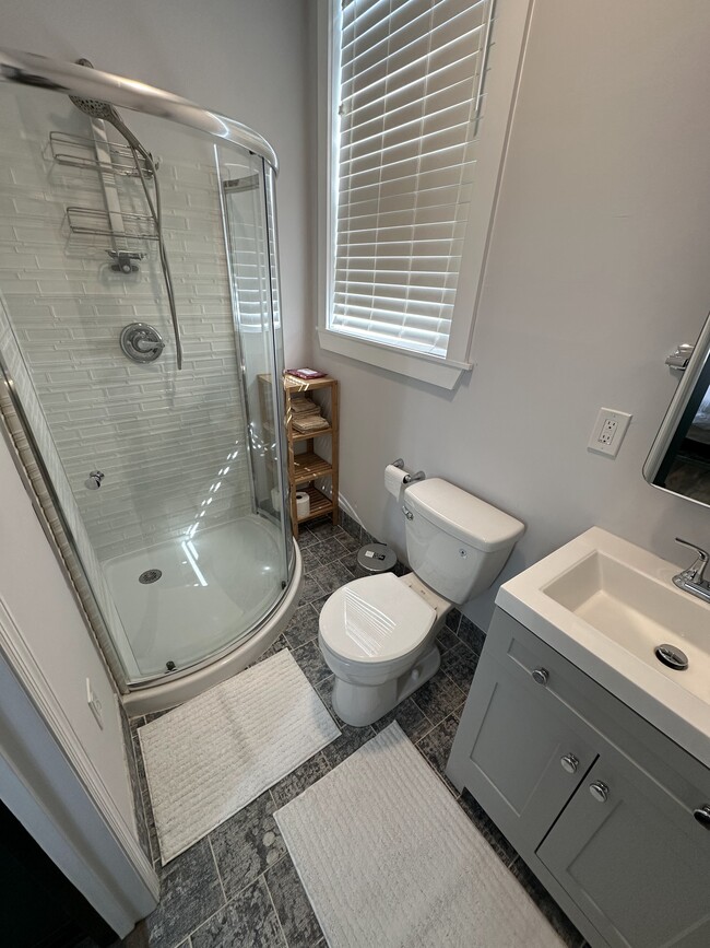 Building Photo - 2828 Emery Dr