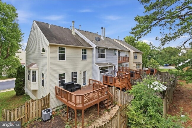 Building Photo - 8624 Sanderling Dr