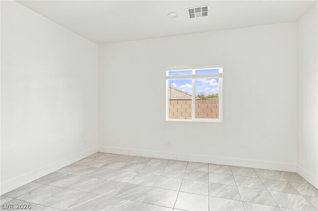 Building Photo - 4060 E Welter Ave