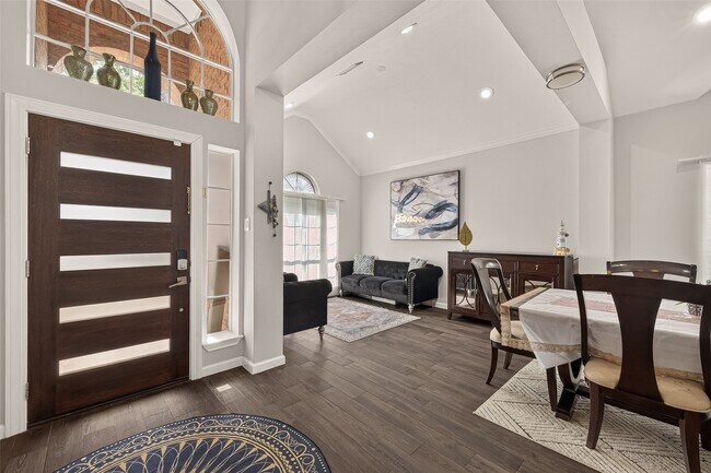 Building Photo - 6514 Kings Summit Dr