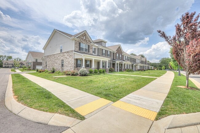 Building Photo - 531 Swanholme Dr