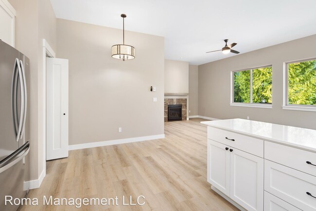 Building Photo - 425 W Lake Samish Dr