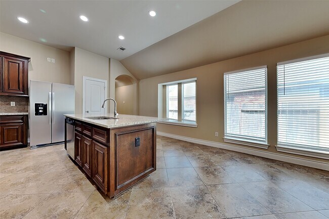 Building Photo - 27407 Tracy Ridge Ct