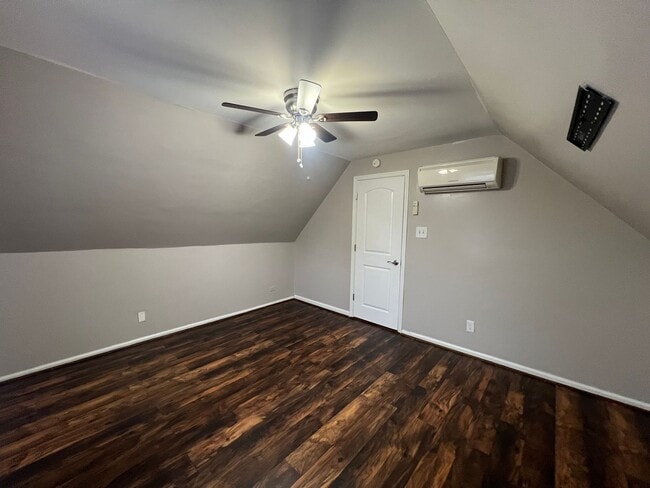 Building Photo - 40 Buxton Ave