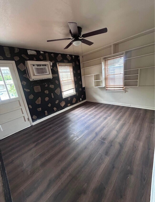 Building Photo - 5731 Mitchell Ct