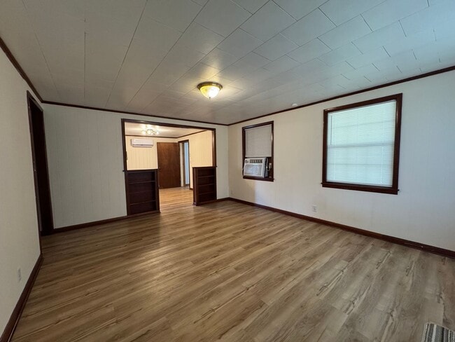 Building Photo - 3 Bedroom 2 Bathroom Home in Chipley FL