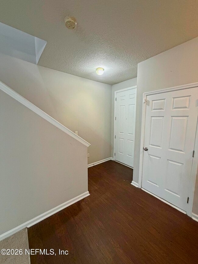 Building Photo - 8880 Grassy Bluff Dr