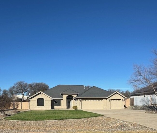 Building Photo - Beautiful 4 Bedroom in Cottonwood