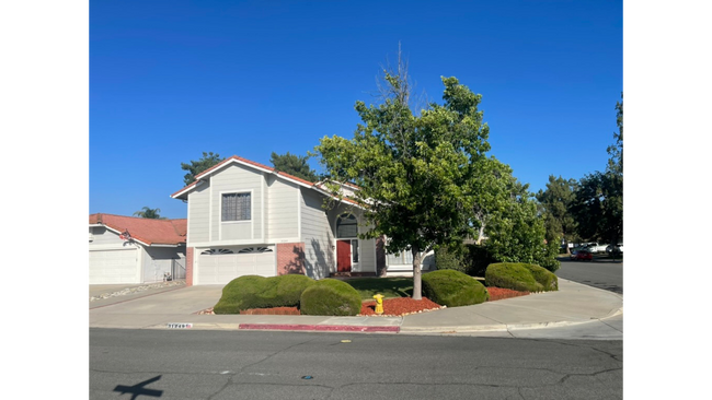 Building Photo - Temecula Pool Home - 4 Bed | 2.5 Bath