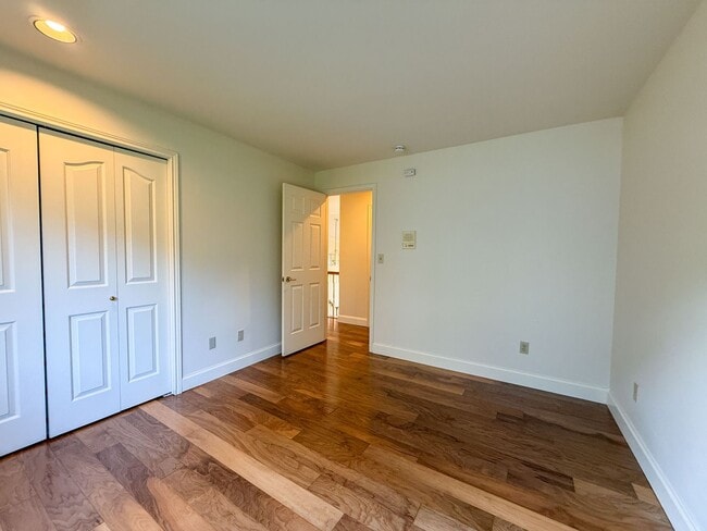 Building Photo - 4bd/3.25ba Seattle House