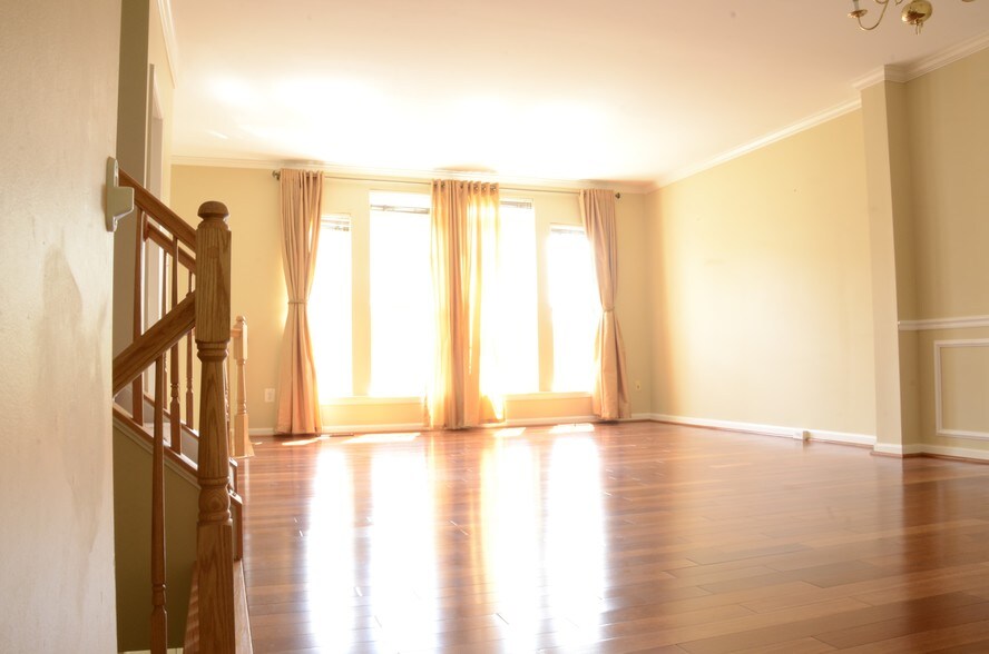 Building Photo - 12250 Winscombe Ter