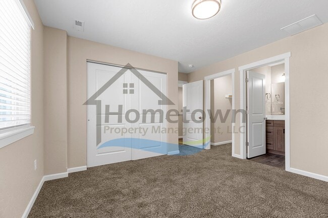 Building Photo - 3 Bedroom 3 Bathroom Home with Attached Ga...