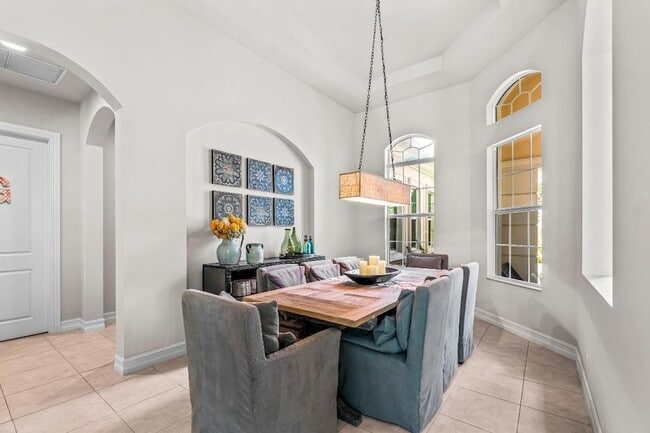 Building Photo - 114 Carmela Ct