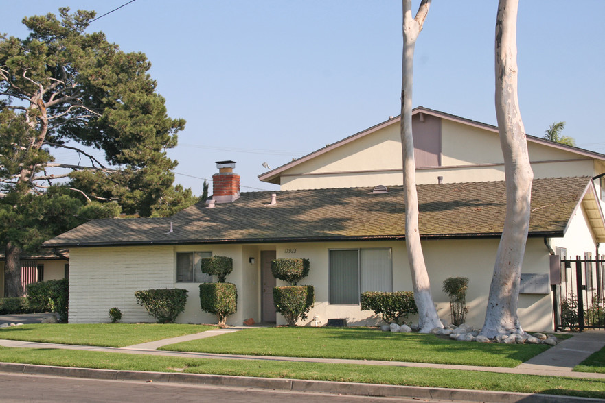 Building Photo - Huntington Sands Apartments