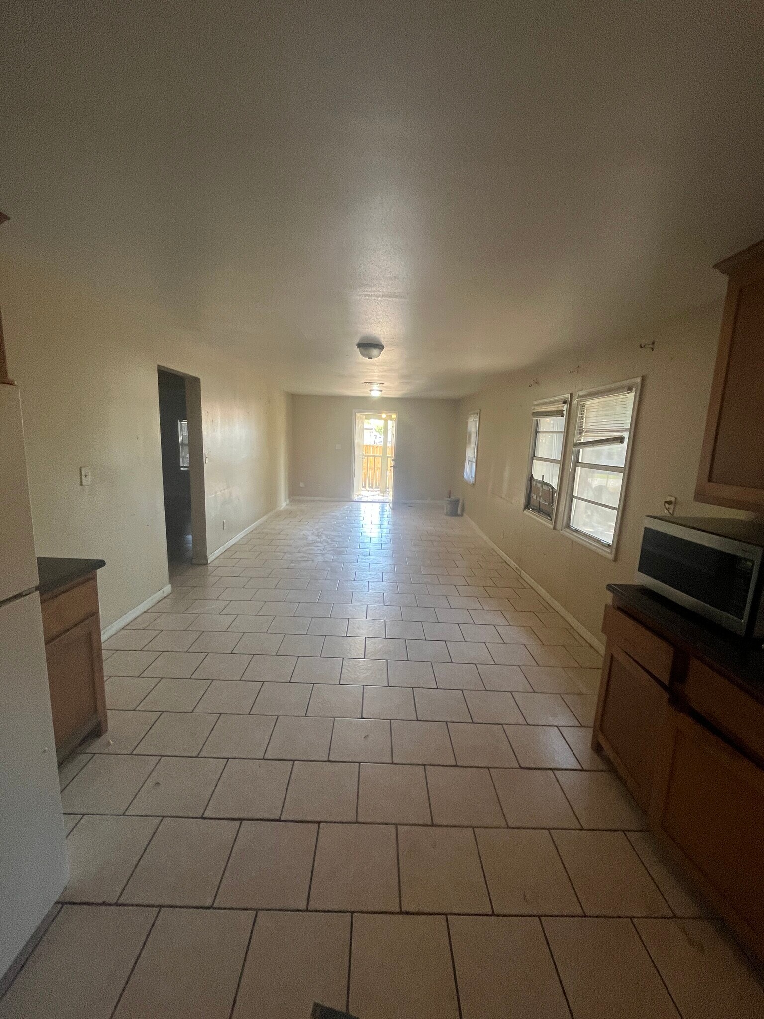 Building Photo - 8201 Bangle St