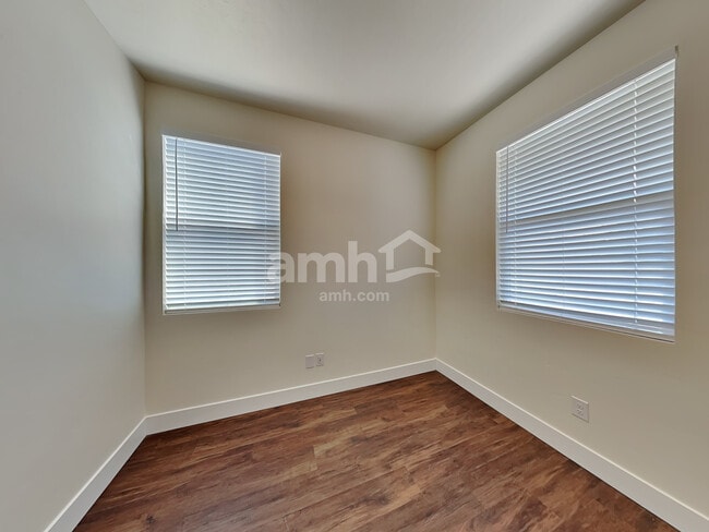 Building Photo - 724 S Retort Ave