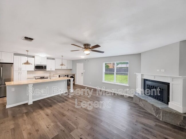 Building Photo - 109 N Heights Dr