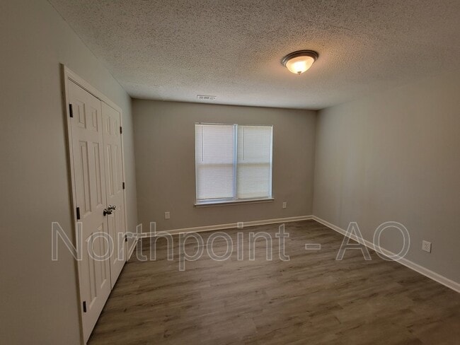 Building Photo - 2730 Sand Lake Ct