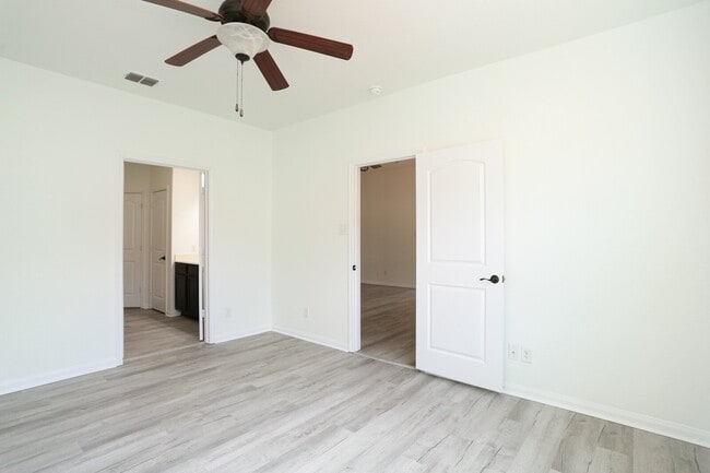 Building Photo - New Braunfels Home In Magnolia Springs