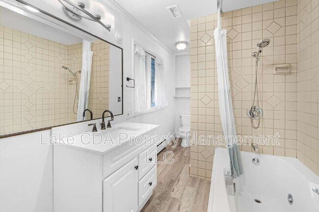 Building Photo - 203 N Bruce Dr