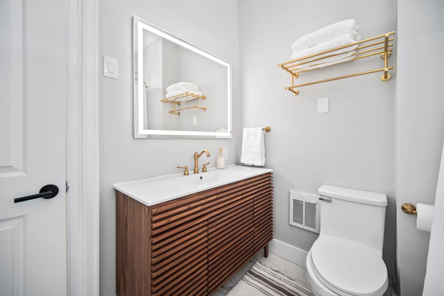 Building Photo - 105 Paul Gore St