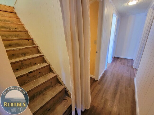 Building Photo - 316 Carl Giles Rd