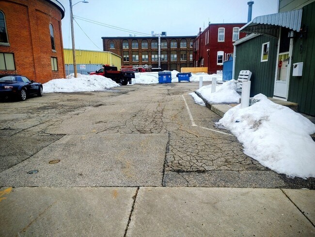 Building Photo - 65 East St