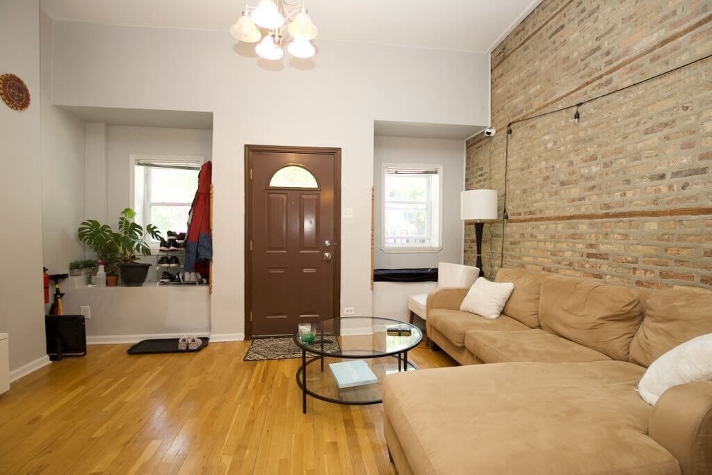Building Photo - 1252 N Greenview Ave